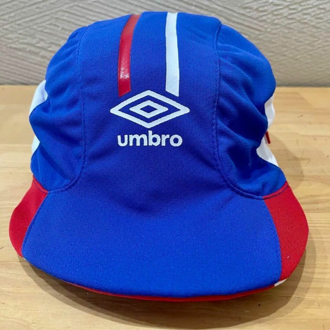 UMBRO(アンブロ)のアンブロ【新品送料込み】ジュニア サッカー キャップ 52㎝ ブルー スポーツ/アウトドアのサッカー/フットサル(その他)の商品写真