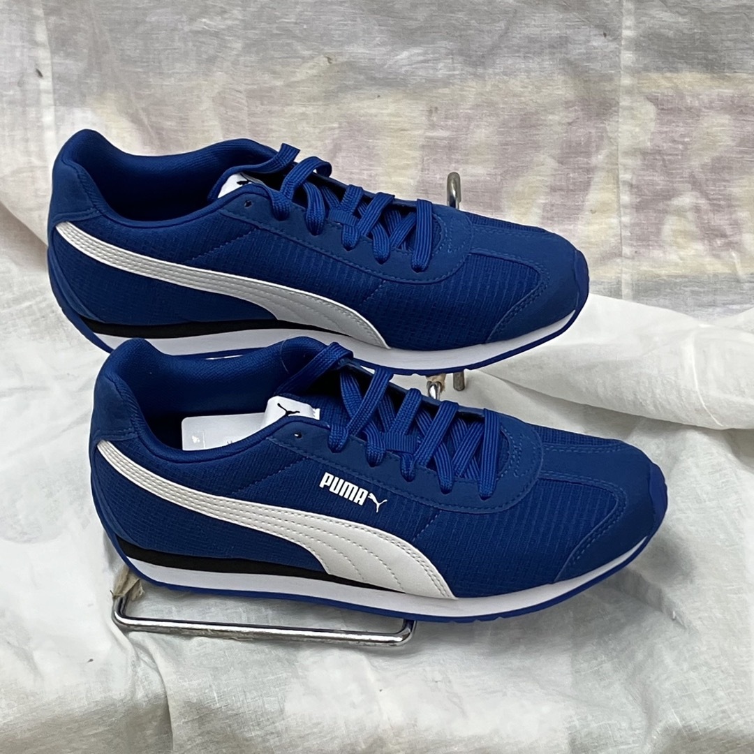 新品未使用品 PUMA プーマ 24.0cm スニーカー シューズ 青ブルー tic
