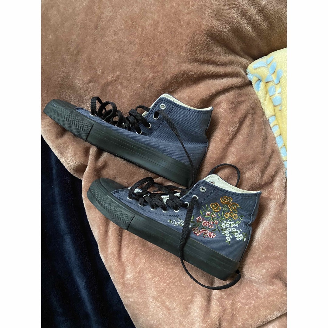 SUPER HAKKA - スーパーハッカ 💐刺繍スニーカー👟 Lサイズの SUPER HAKKA - スーパーハッカ 💐刺繍スニーカー👟 Lサイズの