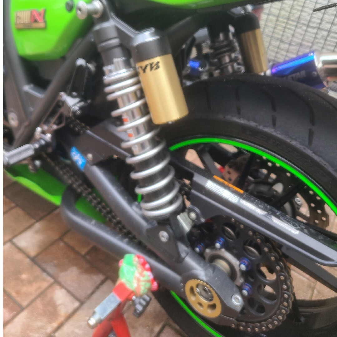 ZRX1200DAEG 純正チェーンカバー