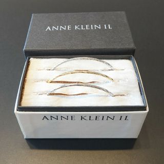 アンクライン(ANNE KLEIN)の送料込　ANNE KLEIN ブレスレット　3連　シルバー✕ゴールド色(ブレスレット/バングル)