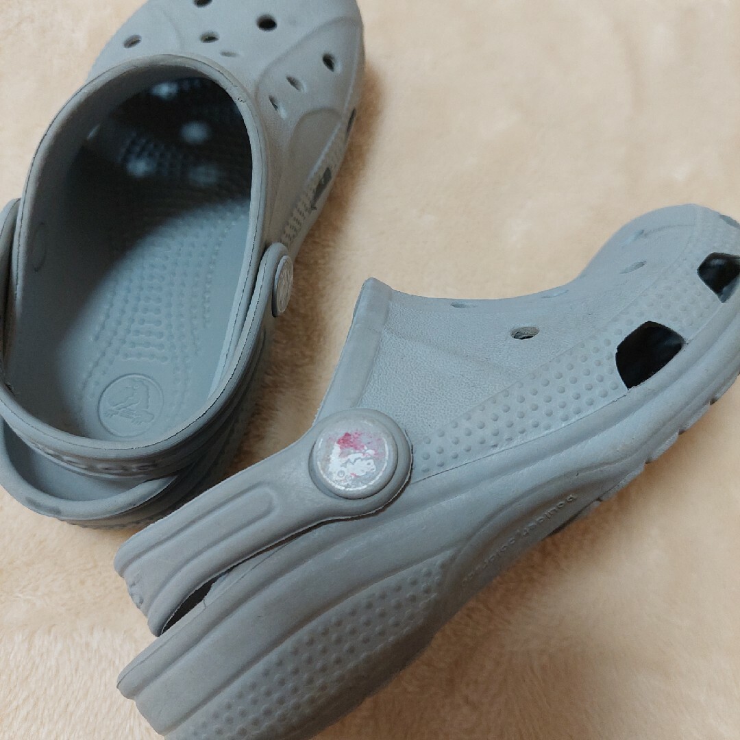 crocs(クロックス)のクロックス　17.5cm　10 C 11　グレー キッズ/ベビー/マタニティのキッズ靴/シューズ(15cm~)(サンダル)の商品写真