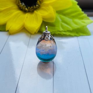 たまご型 レジン ハンドメイド ネックレス 雲空(ネックレス)