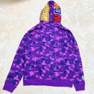 アベイシングエイプ(A BATHING APE)のape fire シャークパーカー　紫purple(パーカー)