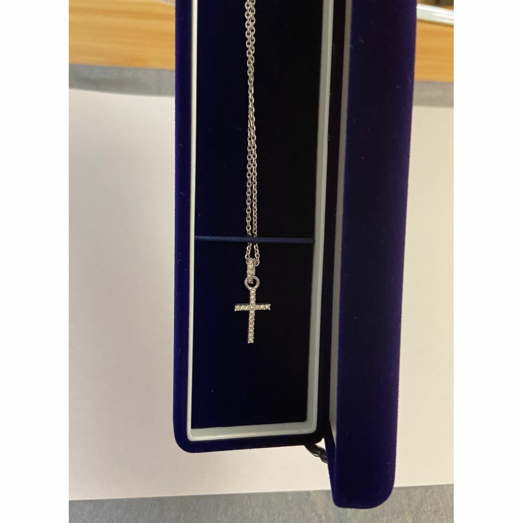 SWAROVSKI(スワロフスキー)のスワロフスキー　十字架 クロス　ネックレス レディースのアクセサリー(ネックレス)の商品写真