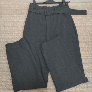 ZARA ベルト付き テーパードパンツ