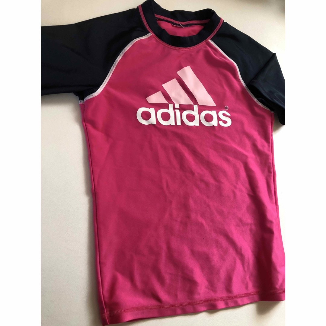 adidas(アディダス)のラッシュガード　アディダス　130 キッズ/ベビー/マタニティのキッズ服男の子用(90cm~)(水着)の商品写真