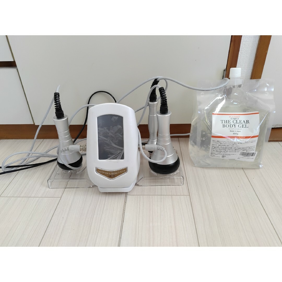 【送料込中古品】40Khzキャビテーション 光ラジオ波 スマホ/家電/カメラの美容/健康(ボディケア/エステ)の商品写真