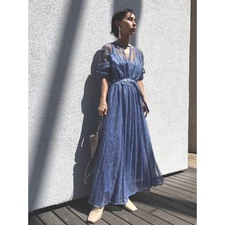 アメリヴィンテージ(Ameri VINTAGE)のAMERI LADY LACE PLEATS DRESS(ロングワンピース/マキシワンピース)