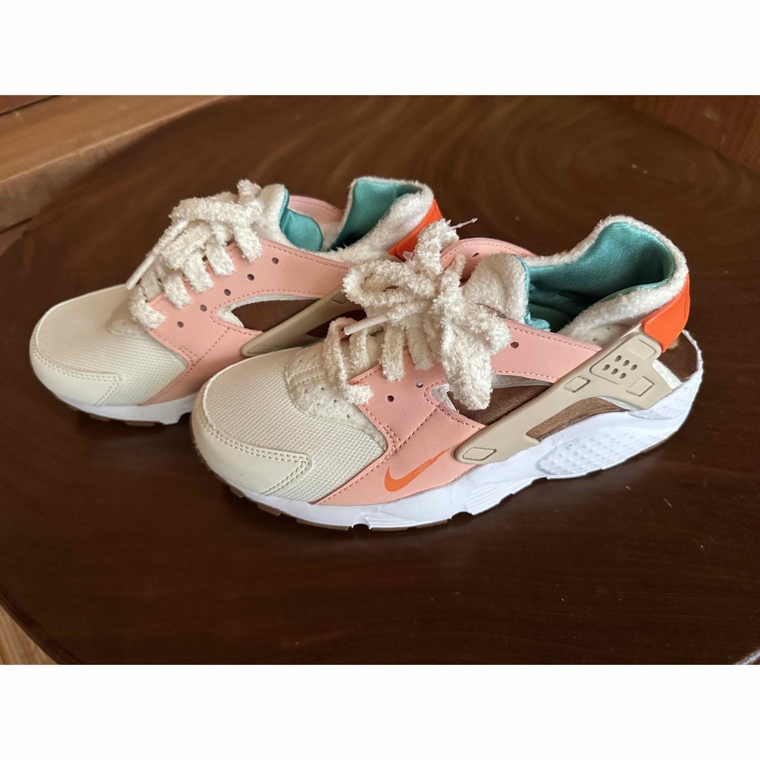 NIKE(ナイキ)の［値下げ］ハラチ ラン J HUARACHE RUN FD4632-181  レディースの靴/シューズ(スニーカー)の商品写真