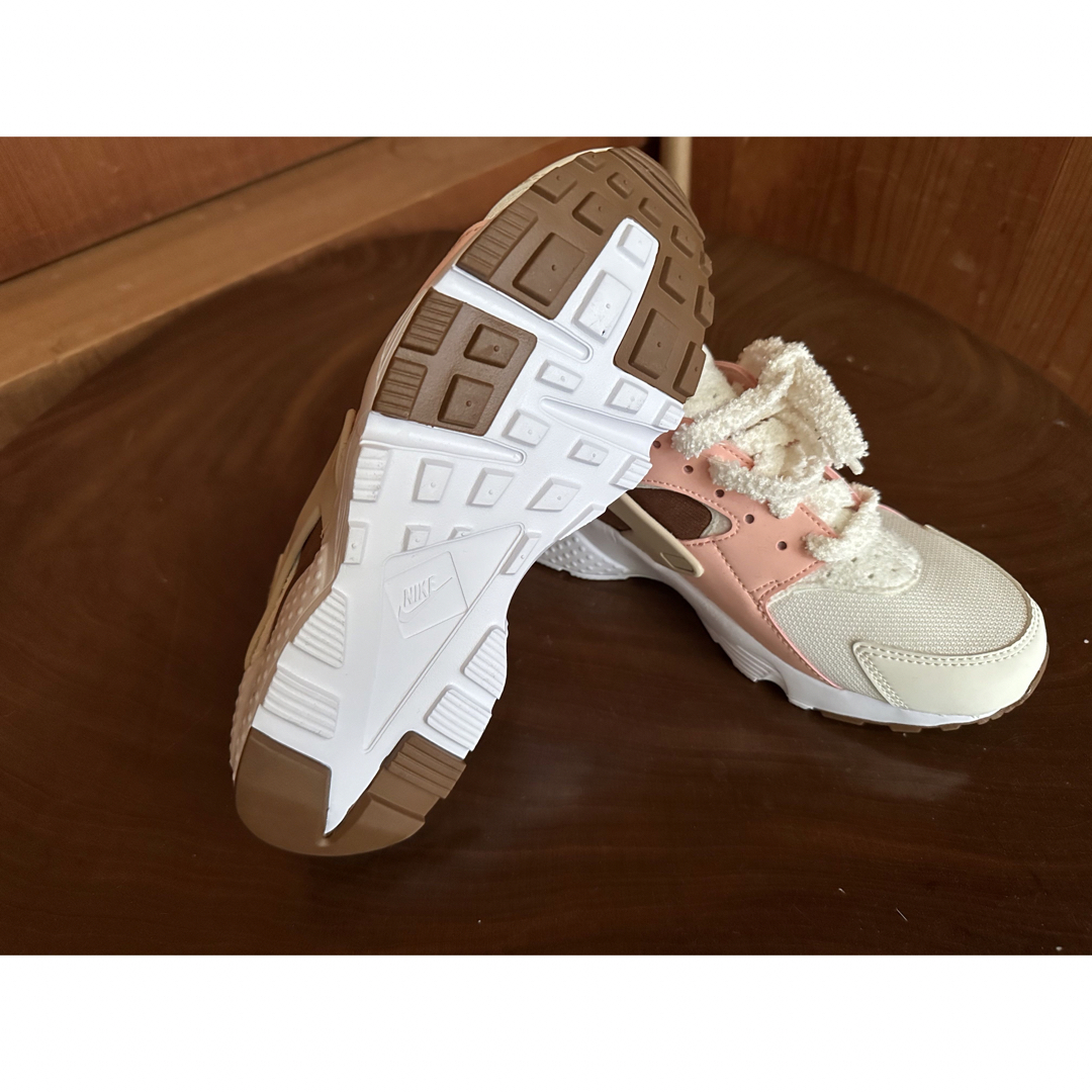 NIKE(ナイキ)の［値下げ］ハラチ ラン J HUARACHE RUN FD4632-181  レディースの靴/シューズ(スニーカー)の商品写真