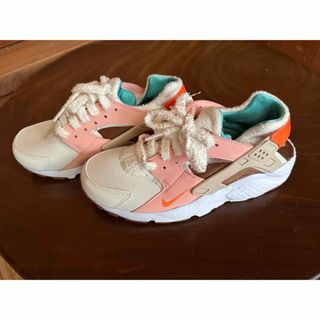 ナイキ(NIKE)の［値下げ］ハラチ ラン J HUARACHE RUN FD4632-181 (スニーカー)