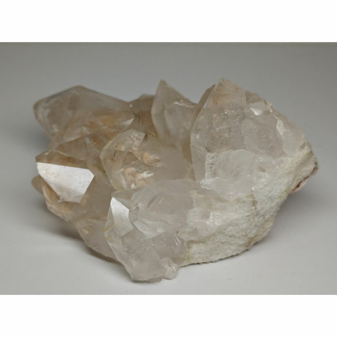 水晶 565g クォーツ 原石 鑑賞石 自然石 誕生石 宝石 鉱物 鉱石 水石