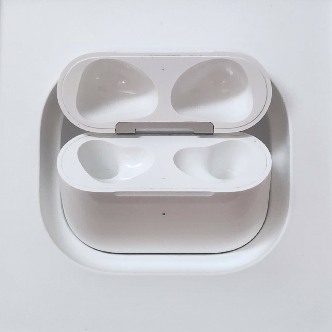 【美品】Apple正規品　AirPods 第3世代　充電ケース　充電器　第三世代 2
