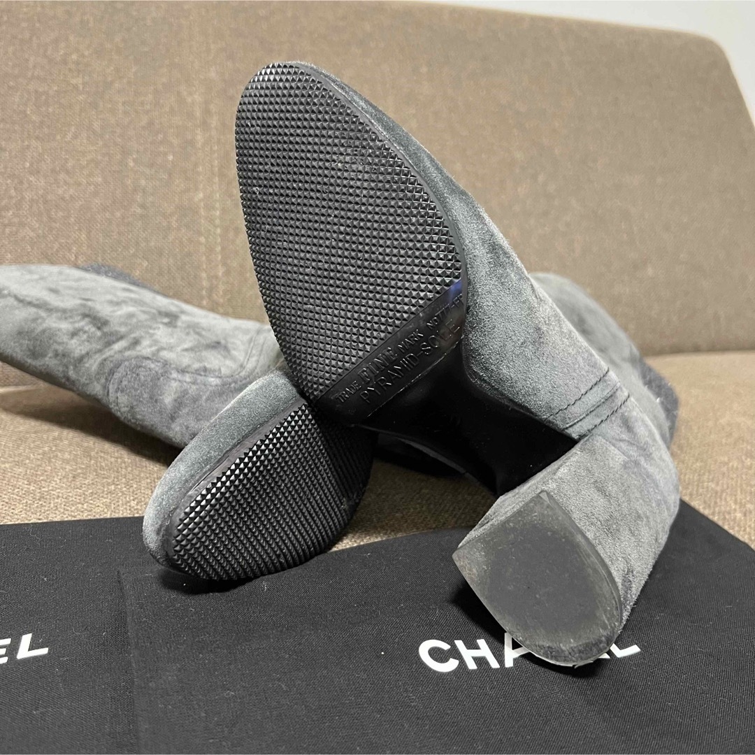 CHANEL シャネル ブーツ ショートブーツ スエード グレー 布袋付きブーツ