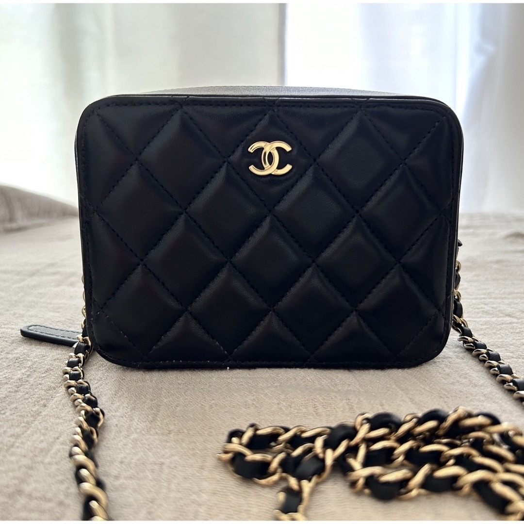 CHANEL シャネル　チェーンバッグ　マトラッセ　 カメラバッグ