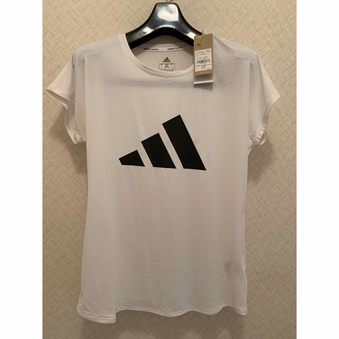 adidas(アディダス)の新品タグ付　アディダス　スリーストライプTシャツ レディースのトップス(Tシャツ(半袖/袖なし))の商品写真