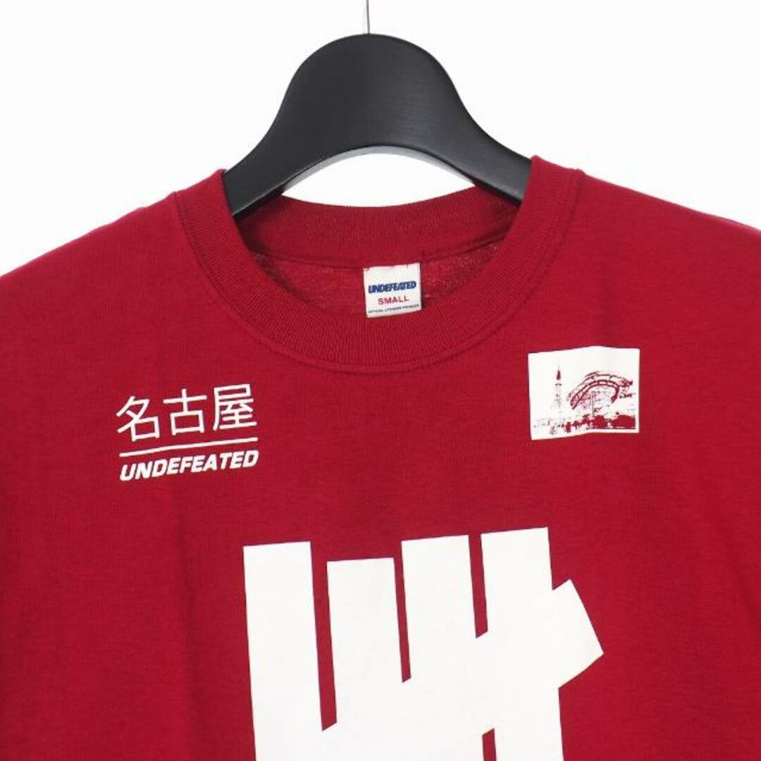 UNDEFEATED(アンディフィーテッド)のアンディフィーテッド UNDEFEATED 名古屋 プリント Tシャツ S 赤 メンズのトップス(Tシャツ/カットソー(半袖/袖なし))の商品写真