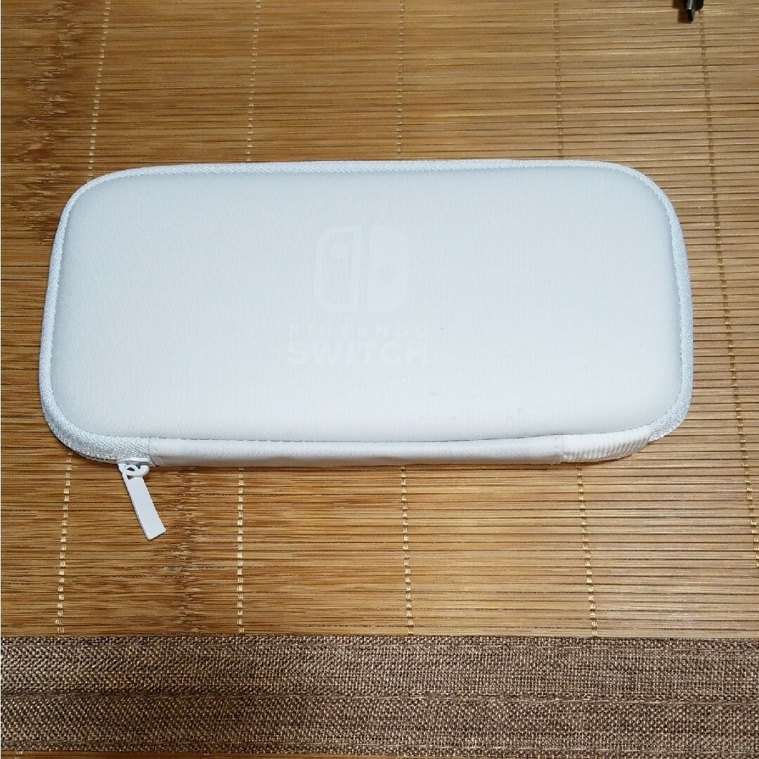 Nintendo Switch(ニンテンドースイッチ)の美品　中古　保証期間あり　Nintendo Switch Lite イエロー エンタメ/ホビーのゲームソフト/ゲーム機本体(家庭用ゲーム機本体)の商品写真