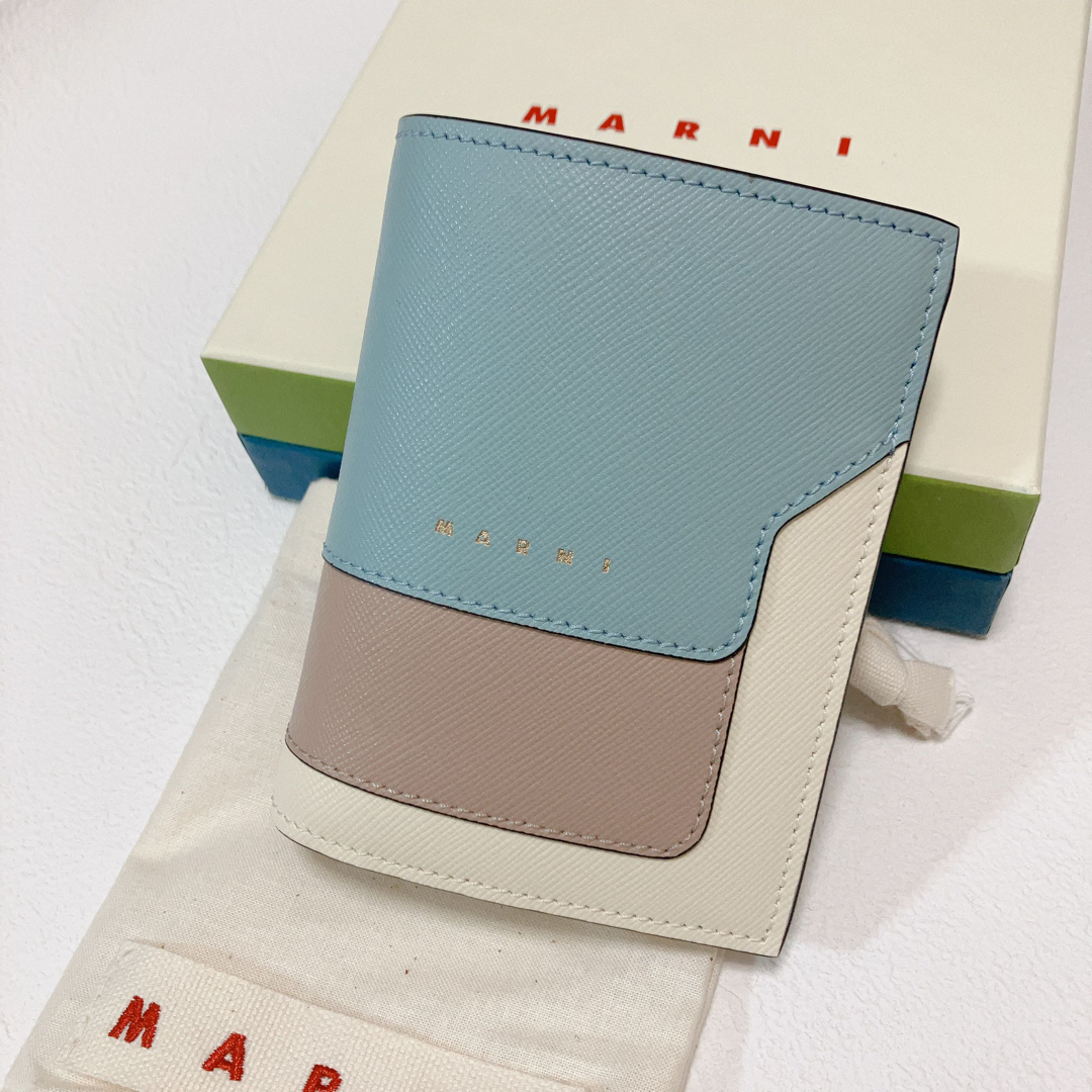 新品 MARNI 二つ折り財布 レザー ミニ財布 マルニ-