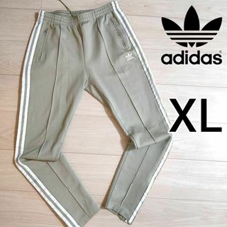 オリジナルス(Originals（adidas）)のadidas カーキ スーパースター トラックパンツ アディダス ジャージ 女性(その他)