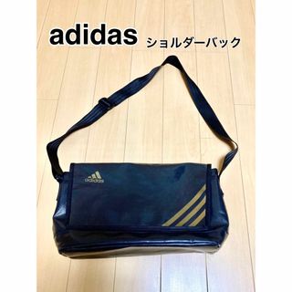 アディダス(adidas)のadidas ショルダーバック　ブラック、ゴールド(ショルダーバッグ)