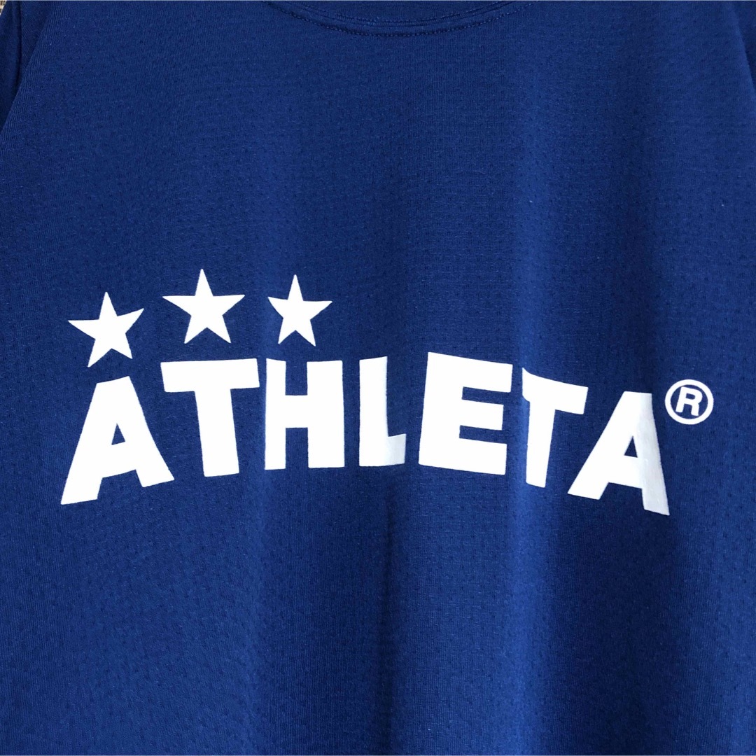 ATHLETA(アスレタ)の【アスレタ】ロンT　デカロゴ　紺色　ネイビー　プラクティスウエア　サッカーA1 スポーツ/アウトドアのサッカー/フットサル(ウェア)の商品写真