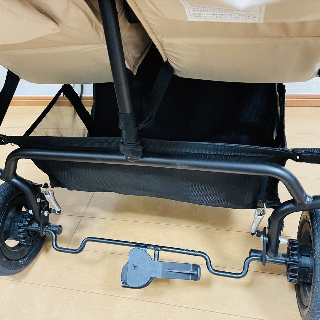 AIRBUGGY(エアバギー)の美品Air Buggy CoCo Doubleエアバギーココダブル双子用2人乗り キッズ/ベビー/マタニティの外出/移動用品(ベビーカー/バギー)の商品写真