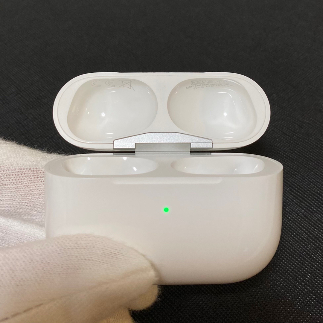 アイフォンAirPods Pro ケース　充電器　本体　充電　　第1世代　A2190