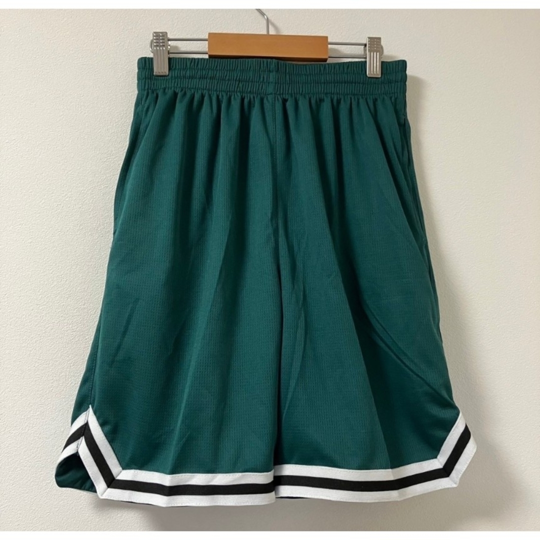 バスパン　緑　XXL　ショートパンツ　ハーフパンツ　バスケット　スポーツ メンズのパンツ(ショートパンツ)の商品写真