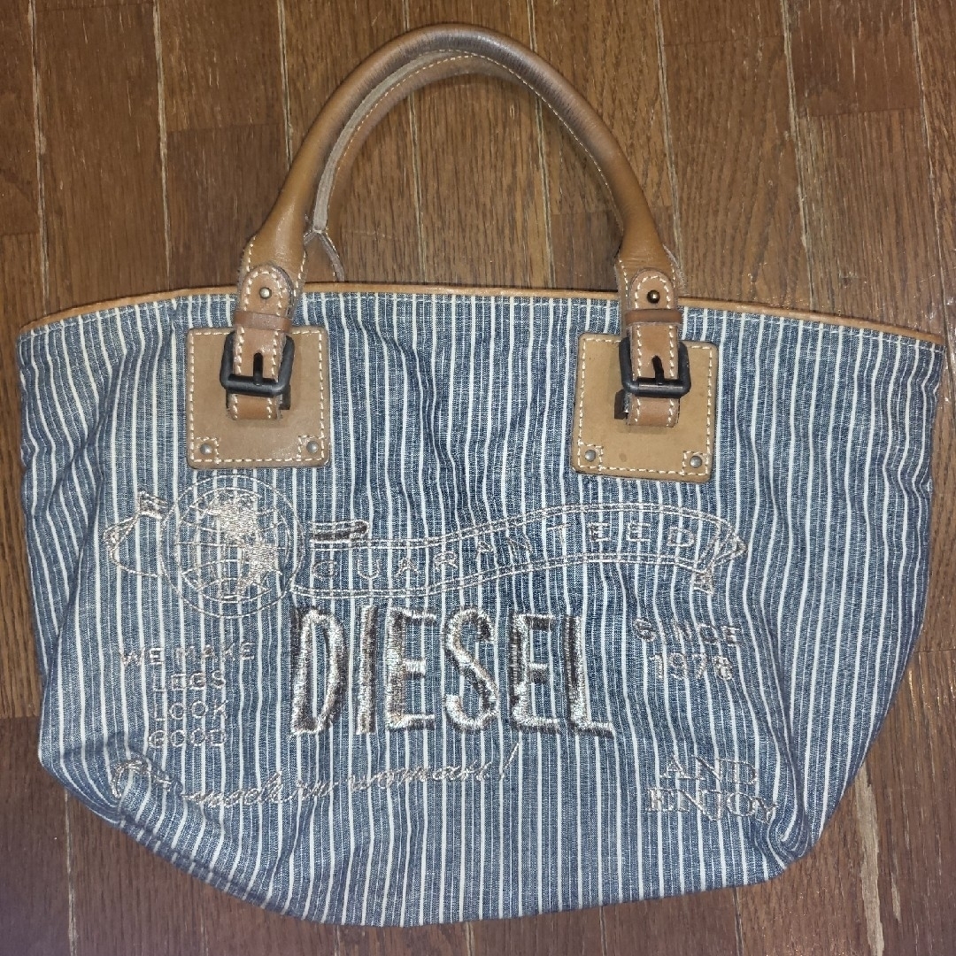 DIESEL(ディーゼル)のDIESEL ヒッコリー バック 小さいサイズ レディースのバッグ(トートバッグ)の商品写真