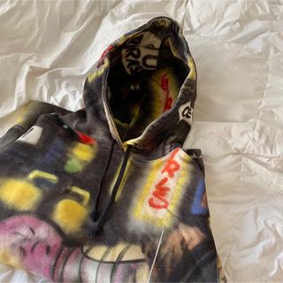 supreme コラボ　パーカー　スウェット　フーディー　Lサイズ　ペイント　黒