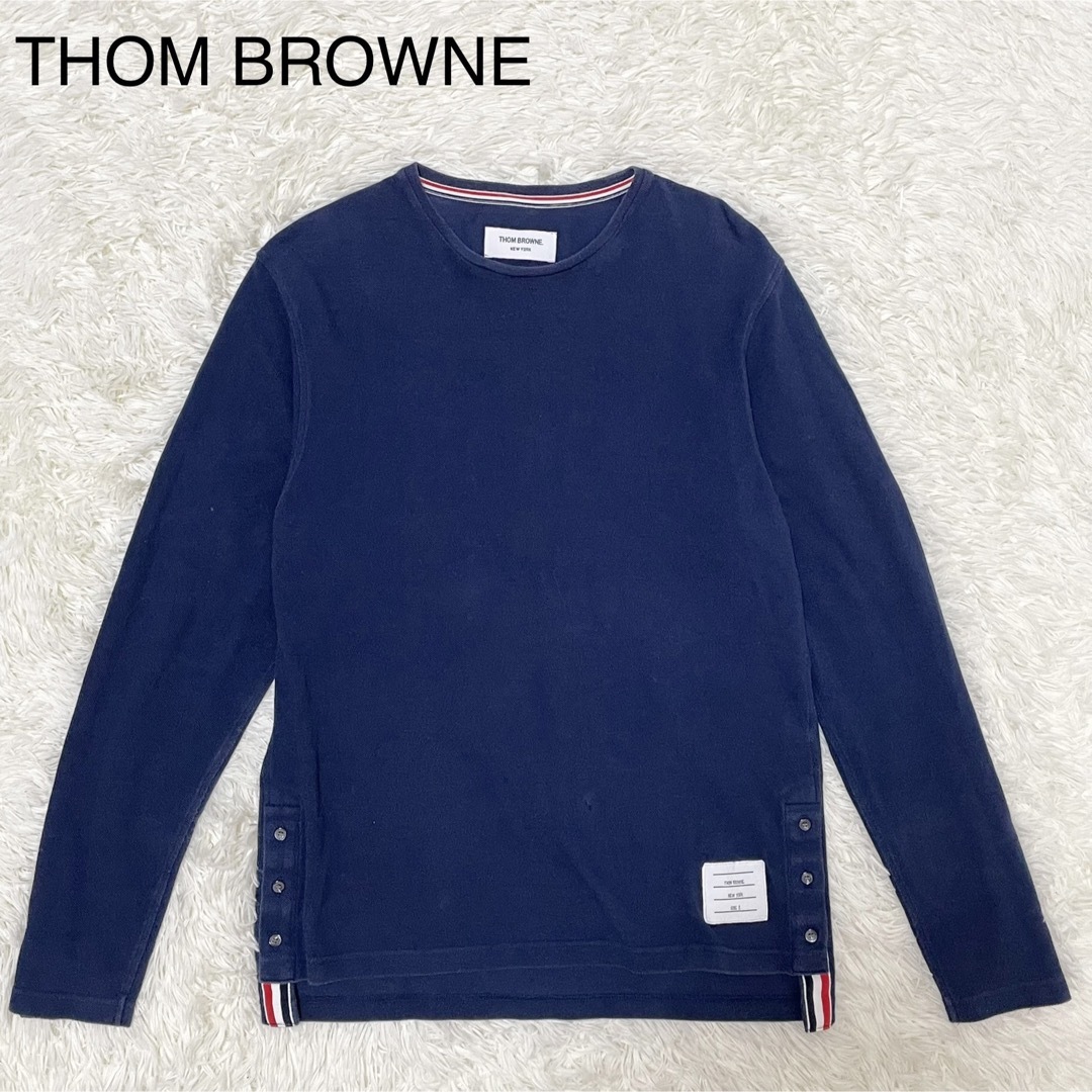 THOM BROWNE(トムブラウン)のTHOM BROWN【美品】長袖Tシャツ M位 紺 トリコロール ロンT メンズのトップス(Tシャツ/カットソー(七分/長袖))の商品写真