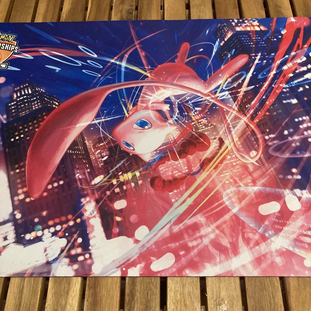 ポケモン - 【海外限定】ポケモンカード ミュウ プレイマットの ポケモン - 【海外限定】ポケモンカード ミュウ プレイマットの