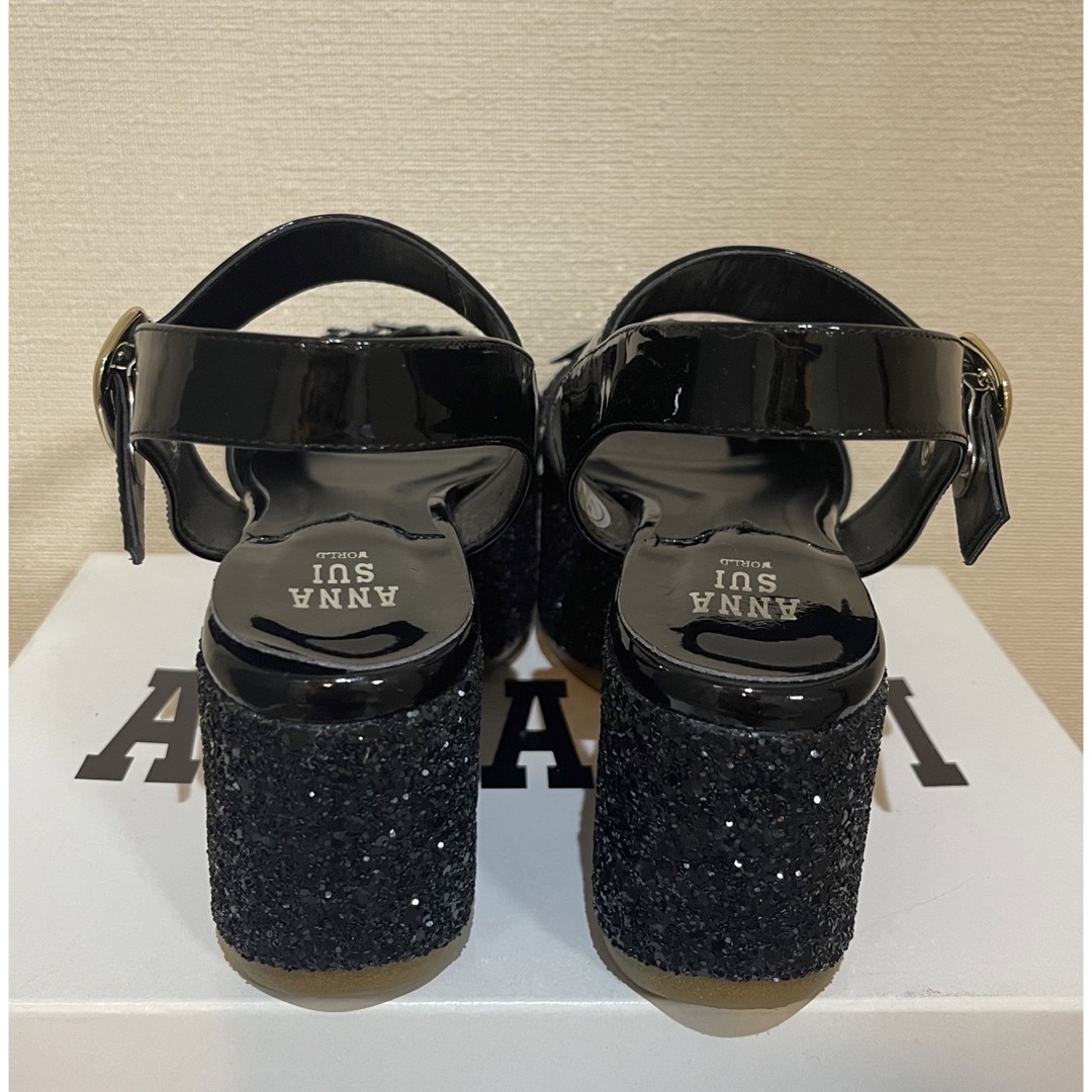 ANNA SUI(アナスイ)の【美品】ANNA SUIアナスイ 星型モチーフ付き グリッター 厚底サンダル 黒 レディースの靴/シューズ(サンダル)の商品写真