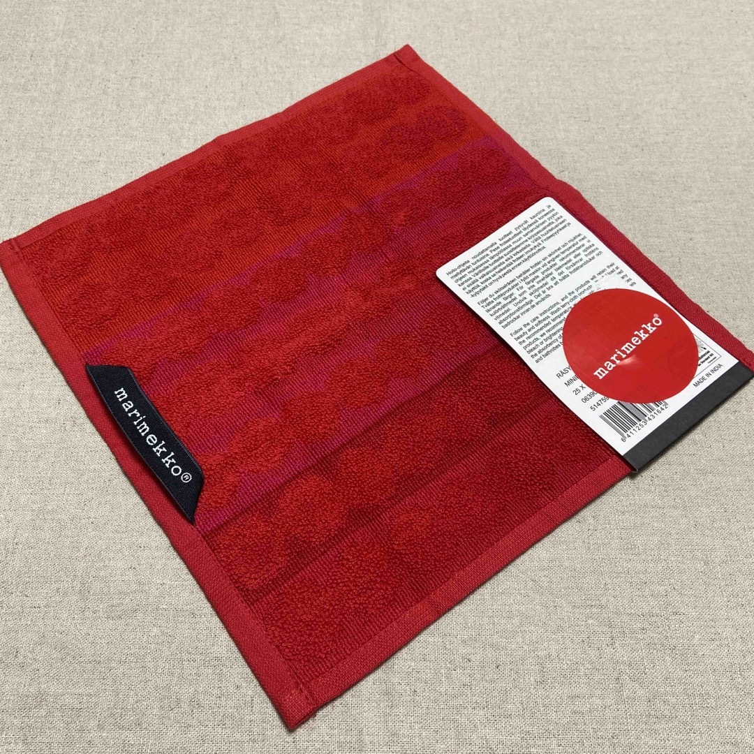 marimekko(マリメッコ)のお値下げ　未使用　マリメッコ  タオルハンカチ  25×25cm レディースのファッション小物(ハンカチ)の商品写真