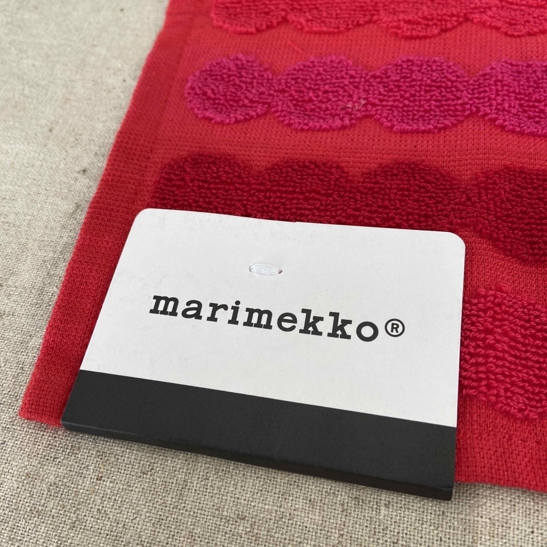 marimekko(マリメッコ)のお値下げ　未使用　マリメッコ  タオルハンカチ  25×25cm レディースのファッション小物(ハンカチ)の商品写真