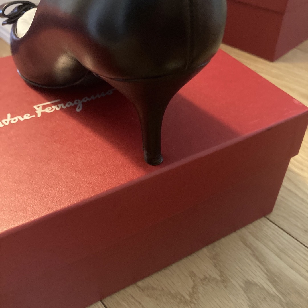 フェラガモ 新品 パンプス37