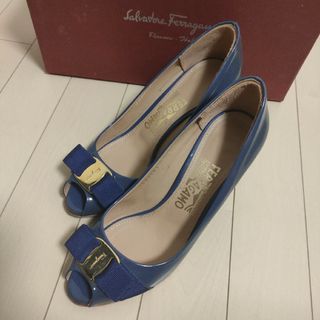 サルヴァトーレフェラガモ(Salvatore Ferragamo)の★フェラガモ★　オープントゥサンダル　リボン(サンダル)