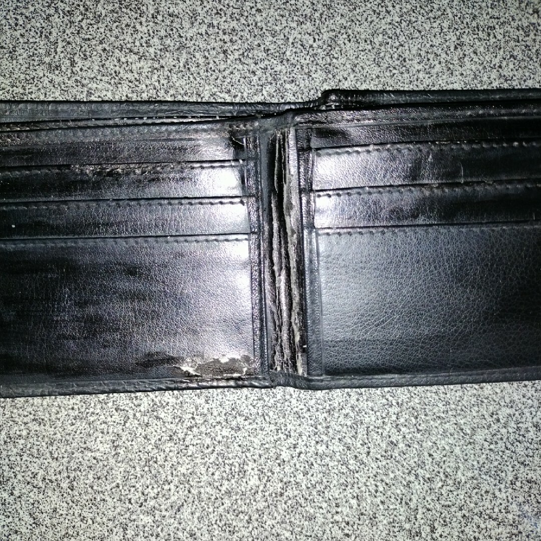 二つ折り　財布 メンズのファッション小物(折り財布)の商品写真