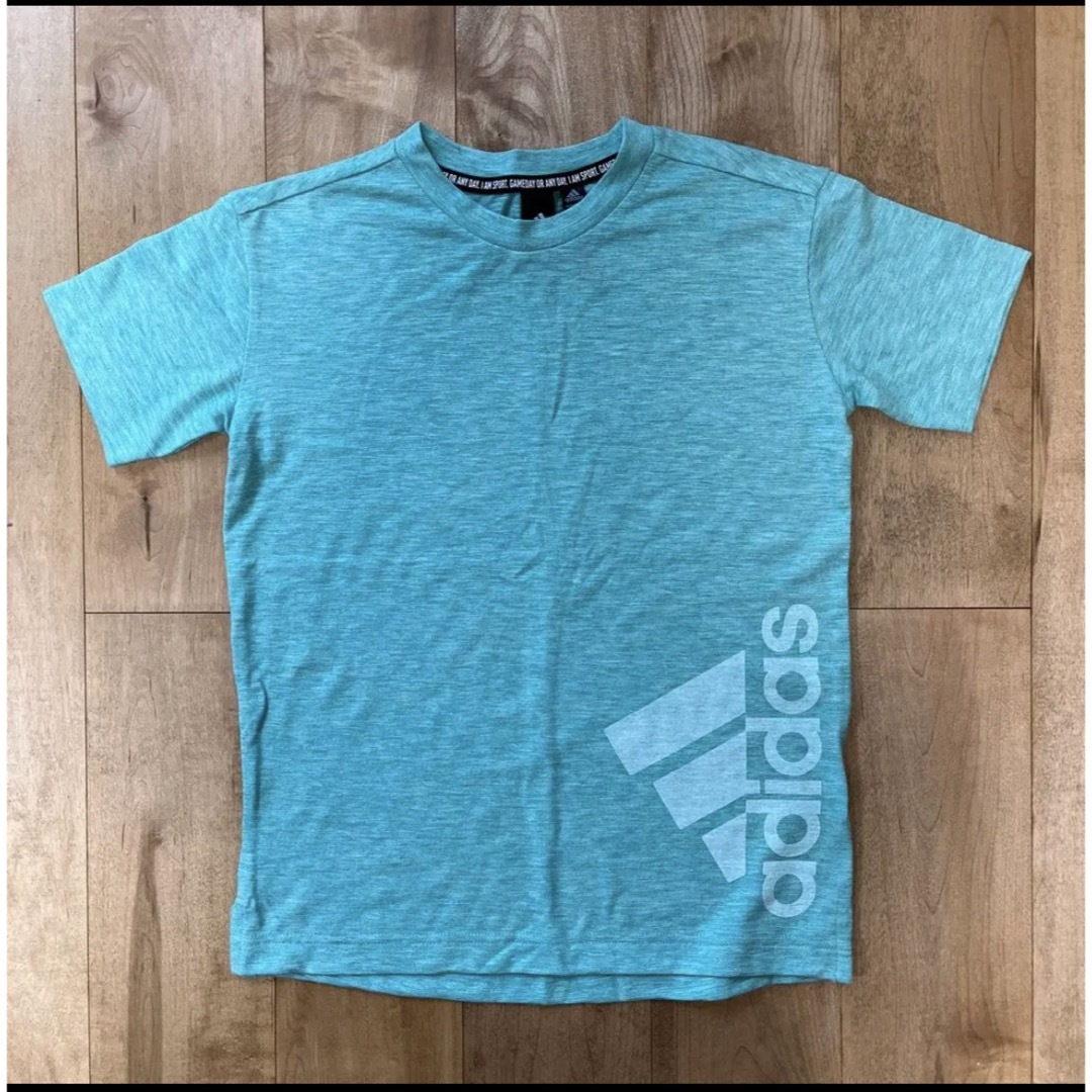 adidas(アディダス)のadidas Tシャツ キッズ/ベビー/マタニティのキッズ服男の子用(90cm~)(Tシャツ/カットソー)の商品写真