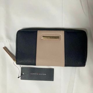 トミーヒルフィガー(TOMMY HILFIGER)の【新品】 トミーヒルフィガー 長財布 ラウンドジップ 金ロゴ ネイビー ベージュ(財布)