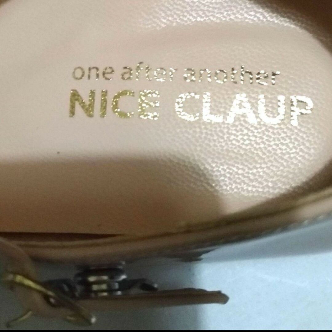 one after another NICE CLAUP(ワンアフターアナザーナイスクラップ)のあい様専用 美品 ナイスクラップ ピンクベージュ ストラップ フラットパンプス レディースの靴/シューズ(バレエシューズ)の商品写真