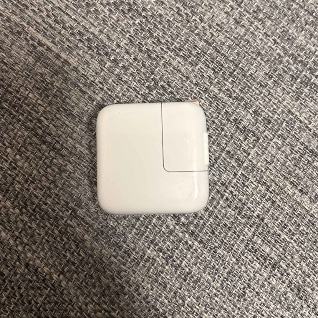 Apple(アップル)のApple純正　USB Power Adapter 10W スマホ/家電/カメラのスマートフォン/携帯電話(バッテリー/充電器)の商品写真