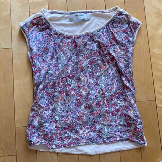 ザラ(ZARA)のZARA シルク混　フレンチスリーブ　Tシャツ 小花柄　Mサイズ(Tシャツ(半袖/袖なし))