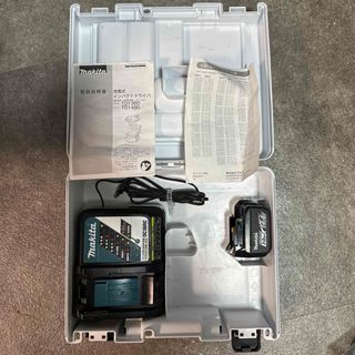 マキタ(Makita)のマキタ 急速充電器 DC18RC ケース付き　説明書付き(変圧器/アダプター)