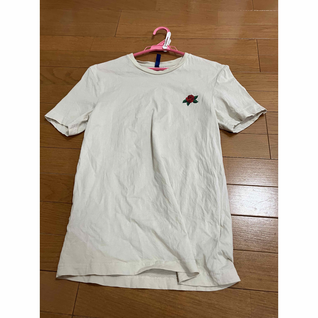 H&M(エイチアンドエム)のH＆M エイチアンドエム　Tシャツ 蛇　スネイク　プリントTシャツ レディースのトップス(Tシャツ(半袖/袖なし))の商品写真
