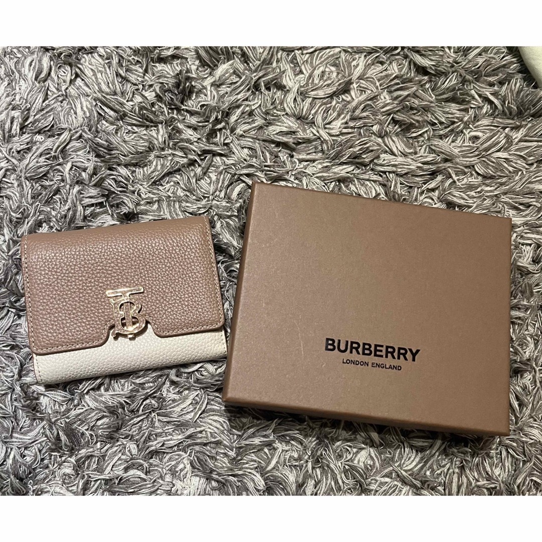 BURBERRY - BURBERRY バーバリー グレイニーレザーTBコンパクト