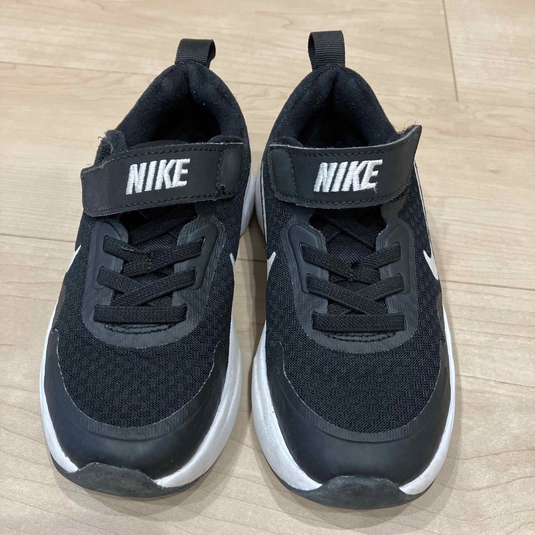 NIKE(ナイキ)のNIKE キッズスニーカー キッズ/ベビー/マタニティのキッズ靴/シューズ(15cm~)(スニーカー)の商品写真