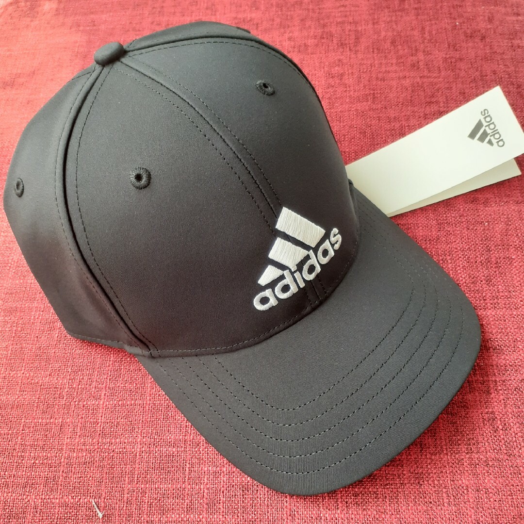 adidas(アディダス)の新品タグ付「アディダス」キャップ メンズの帽子(キャップ)の商品写真